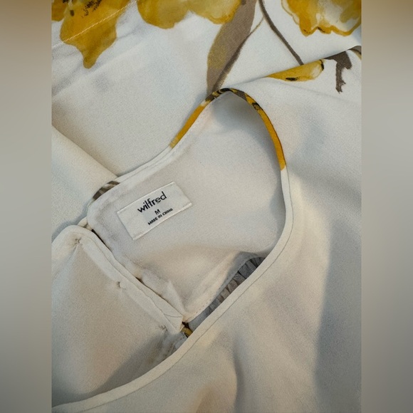 Aritzia Floral cropped sheer blouse - Picture 8 of 10